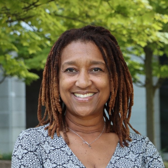 Headshot of Stephanie Davis