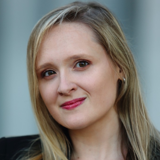 Lindsay Preseau headshot